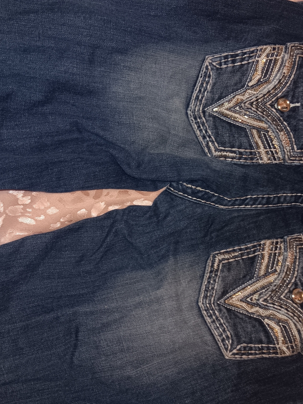 Vigoss Women's Dark Wash Embroidered Pocket Jeans - 9/10